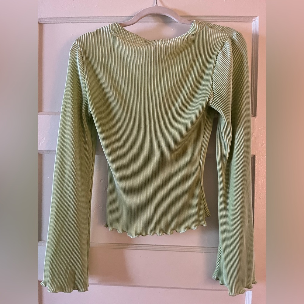 Princess Polly light green long sleeve top. Size 4 - Picture 4 of 5